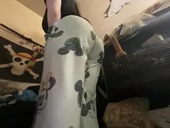 Snowbunnycake_131 — Stripchat recorded stream image, 13.01.2026 07:50