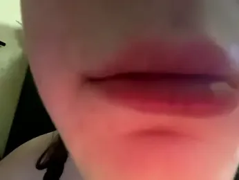 Snowbunnycake_131 — Stripchat recorded stream image, 13.01.2026 07:50