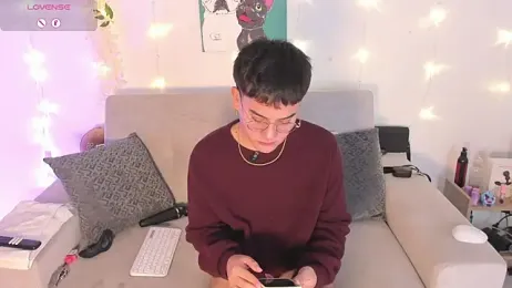 Young_Ben — Stripchat recorded stream screenshot (13 Jan 2026)