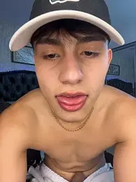 Lander_Cruz — Stripchat recorded stream image, 15.01.2026 20:50