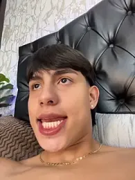Lander_Cruz — Stripchat recorded stream image, 15.01.2026 20:50