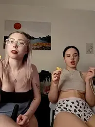 caressyourself — Stripchat recorded stream screenshot (20 Jan 2026)