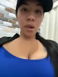 kim_monti — Stripchat recorded stream screenshot (22 Jan 2026)