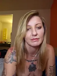 SheIsSomething — Stripchat recorded stream image, 24.01.2026 01:30
