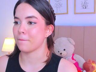 Bella Fontana — Flirt4free recorded stream screenshot (27 Jan 2026)