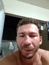 RobertoLuiz84 — Stripchat recorded stream image, 29.01.2026 23:10