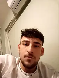 Yasinyasin7 — Stripchat recorded stream screenshot (02 Feb 2026)