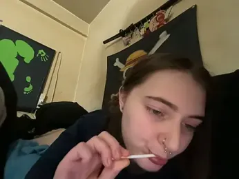 Snowbunnycake_131 — Stripchat recorded stream image, 02.02.2026 09:00