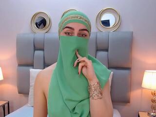 Aliah Manzur — Flirt4free recorded stream screenshot (03 Feb 2026)