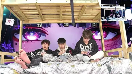 xiaohuangren01 — Stripchat recorded stream screenshot (03 Feb 2026)