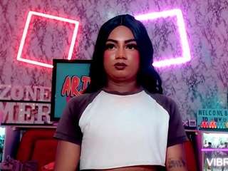 mayka-brunette01 — Camsoda recorded stream screenshot (03 Feb 2026)