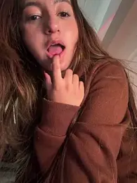 aly_golden_ — Stripchat recorded stream screenshot (04 Feb 2026)