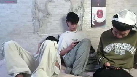 axel_milo_kairo_and_noa — Stripchat recorded stream screenshot (04 Feb 2026)