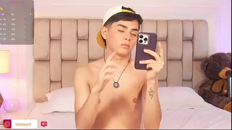 Maxi_little — Stripchat recorded stream image, 04.02.2026 21:20