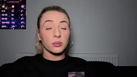 Strongqueen — Stripchat recorded stream screenshot (04 Feb 2026)