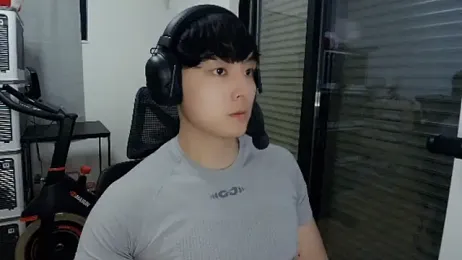 Tkcqcc — Stripchat recorded stream screenshot (05 Feb 2026)