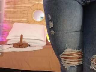 lady-brownn — Camsoda recorded stream screenshot (04 Mar 2025)