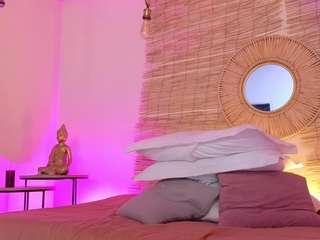 lady-brownn — Camsoda recorded stream screenshot (04 Mar 2025)