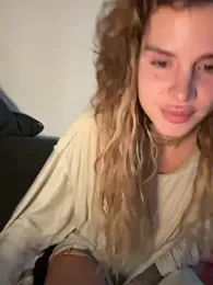 EmiliaCatalina — Stripchat recorded stream image, 06.02.2026 22:00