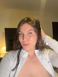 AmelieLaurent_ — Stripchat recorded stream screenshot (07 Feb 2026)