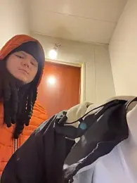 desiredude9 — Stripchat recorded stream screenshot (08 Feb 2026)