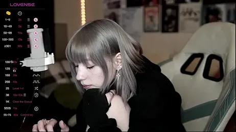 Traharaa — Stripchat recorded stream screenshot (10 Feb 2026)