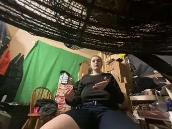 Snowbunnycake_131 — Stripchat recorded stream image, 11.02.2026 10:50