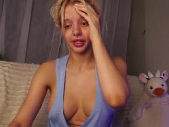 lesi_moonie — Chaturbate recorded stream screenshot (05 Mar 2025)