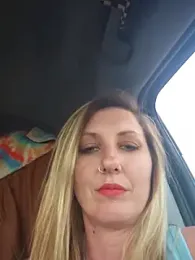 SheIsSomething — Stripchat recorded stream screenshot (13 Feb 2026)