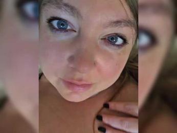 FLUFFY_BEAUTY — Bongacams recorded stream screenshot (14 Feb 2026)