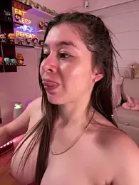 Sharon_07 — Stripchat recorded stream screenshot (17 Feb 2026)