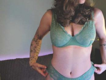 Adamova_Eva — Bongacams recorded stream screenshot (05 Mar 2025)