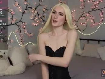 kris_mon — Chaturbate recorded stream screenshot (19 Feb 2026)