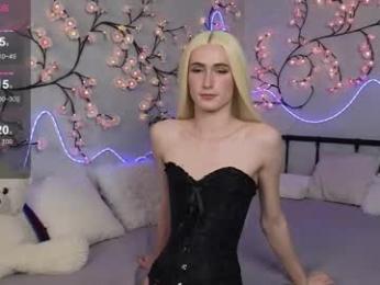 kris_mon — Chaturbate recorded stream screenshot (19 Feb 2026)