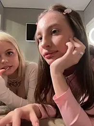 elloriah — Stripchat recorded stream screenshot (19 Feb 2026)