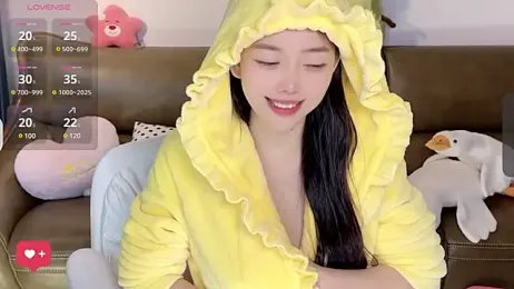 ziyu111 — Stripchat recorded stream image, 06.03.2025 04:30