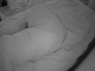voyeurcam-julmodels-whitebed-4 — Camsoda recorded stream image, 22.02.2026 00:00