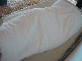 voyeurcam-julmodels-whitebed-4 — Camsoda recorded stream image, 22.02.2026 00:00