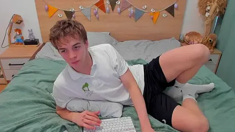 Fandi_777 — Stripchat recorded stream screenshot (24 Feb 2026)