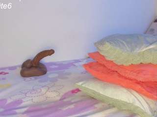 ninapetite — Camsoda recorded stream image, 27.02.2026 22:40