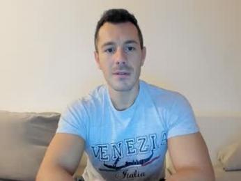 roberto4ever — Chaturbate recorded stream screenshot (28 Feb 2026)