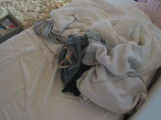 voyeurcam-julmodels-whitebed-4 — Camsoda recorded stream image, 26.02.2026 18:50