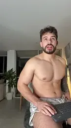 Valenthino_Salvatore — Stripchat recorded stream screenshot (05 Mar 2026)