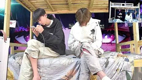 xiaohuangren01 — Stripchat recorded stream screenshot (05 Mar 2026)