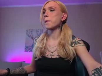 twiinkie_pie — Chaturbate recorded stream image, 05.03.2026 10:40