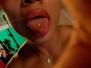 heidicox — Camsoda recorded stream image, 07.03.2025 00:30