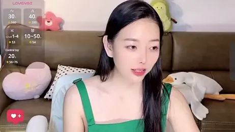 ziyu111 — Stripchat recorded stream image, 07.03.2025 02:00