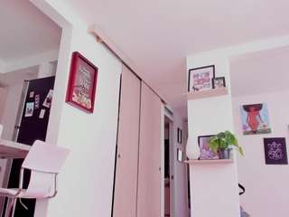 karlyee — Camsoda recorded stream image, 08.03.2026 16:30