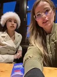 Etwas_neugierig — Stripchat recorded stream screenshot (10 Mar 2026)