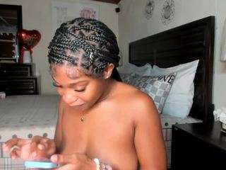 iluvsaffire-bleu — Camsoda recorded stream image, 11.03.2026 20:30